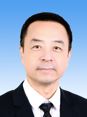 崔士鑫，男，漢族，1966年9月生，研究生學歷，中共黨員，現(xiàn)任人民日報社副總編輯兼機關黨委書記。