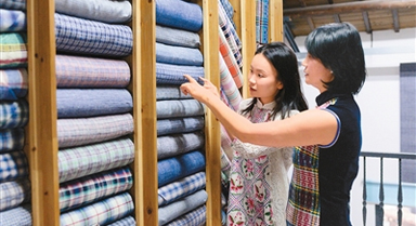 這個姑娘“布”得了