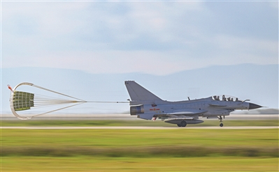 空軍航空兵某旅組織飛行訓練